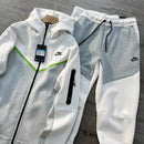 Conjunto Nike NSW Tech Fleece