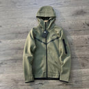 Conjunto Nike NSW Tech Fleece