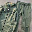 Conjunto Nike NSW Tech Fleece